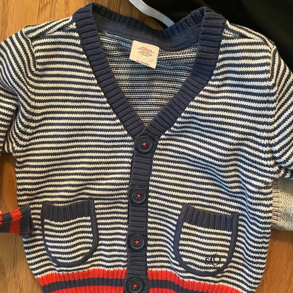 Bundle of baby boy name brand like new 3-12 months clothing: sweaters, jeans, - Picture 9 of 16